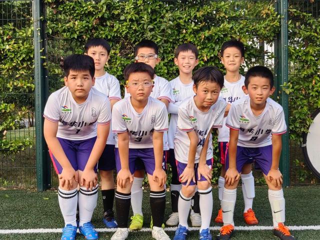 1718951988873049966.jpg 海华校队合照.jpg